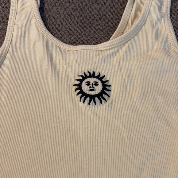 Hollister Yellow Ribbed Cropped Tank Top Size Small (BB) - Picture 2 of 4